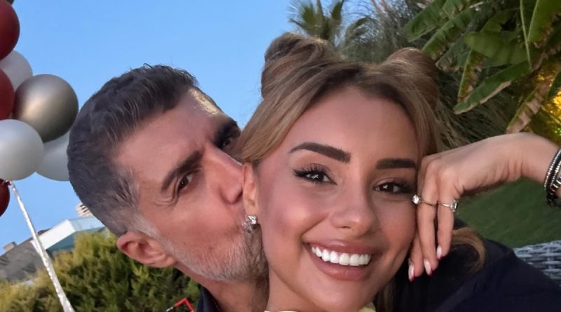 Uğruna Ailesini Silmişti! Ozcan Deniz'in Eşi Samar Aşkı Haykırdı Sosyal
