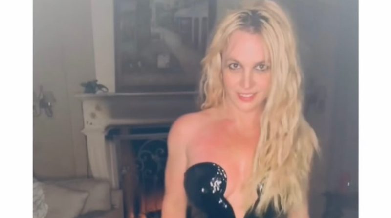 Here is the output in Turkish: Britney Spears'tan Sitem: Oğlumla