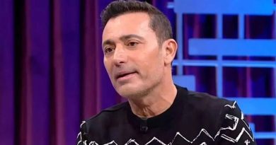 Here is the rewritten text in Turkish: Başlık: Mustafa Sandal,