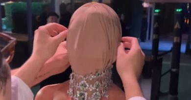 Here is the rewritten text in Turkish: Başlık: Kim Kardashian,