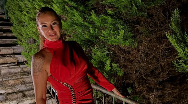 Başlık: Pınar Altuğ'un Kızıyla Yayınladığı Fotoğraf Beğenildi! İçerik: Pınar <strong