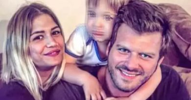 Here is the rewritten text in Turkish: Başlık: Kıvanç Tatlıtuğ'un