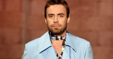 Here is the rewritten text in Turkish: Başlık: Murat Dalkılıç'tan