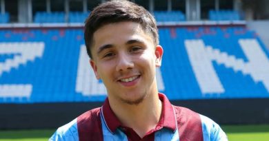 Here is the rewritten text in Turkish: Başlık: Benjamin Bouchouari,