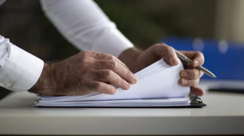 İZMİR 19 AİLE MAHKEMESİNDEN: BOŞANMA KARARINI İLAN ETTİ İZMİR 19