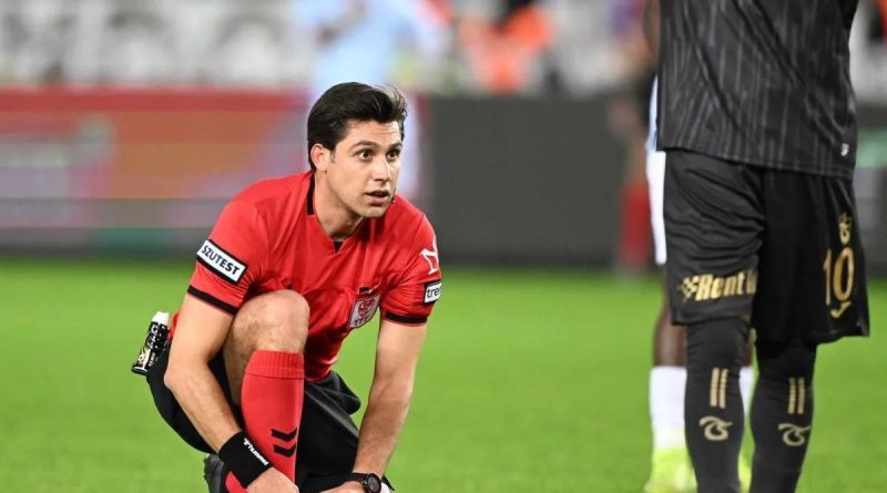 Başlık: UEFA'dan Mehmet Türkmen'e Görev! FIFA Kokartlı Hakem Mehmet Türkmen,