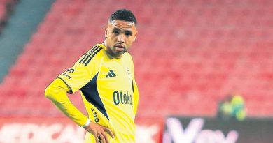 FBahçe, Samsunspor'u Yenerek Sezonuna Galibiyetle Başladı Samsunspor'un kalecisi Okan Kocuk,