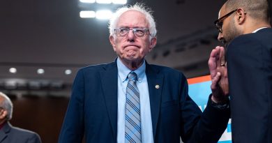 Başlık: Dems Demand 'Robot Tax' Amid AI Job Threat İçerik: