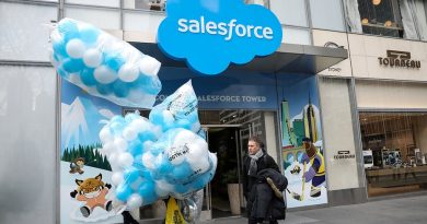 Başlık: Google ve Dior'un Salesforce'dan Büyük Veri Kırığına Uğraması Salesforce'ta