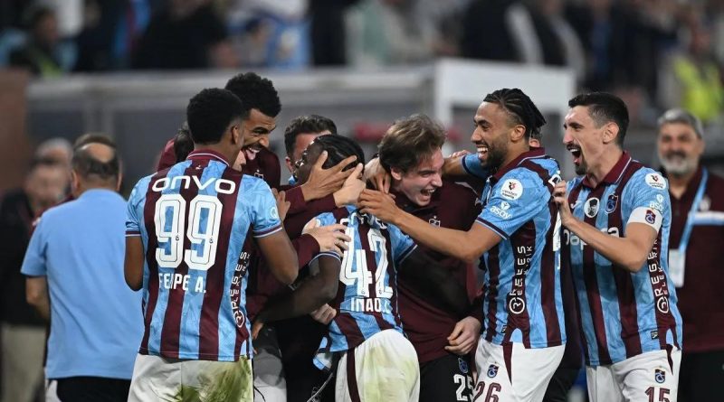Here is the rewritten text in Turkish: Başlık: Trabzonspor, Alanyaspor'u