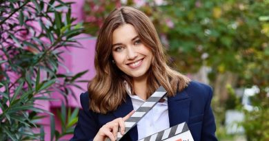 Atv'nin Yeni Dizisi ABİ, Sete Çıkartıldı! Afra Saraçoğlu'ndan İlk Kare!