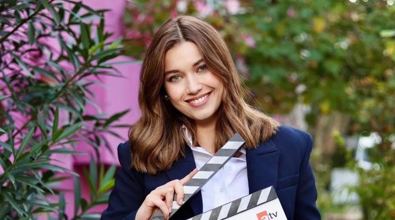 Atv'nin Yeni Dizisi ABİ, Sete Çıkartıldı! Afra Saraçoğlu'ndan İlk Kare!