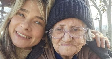 Müge Boz'un Anneannesinin Vefatını Açıkladı Müge Boz'un Anneannesinin Vefatını