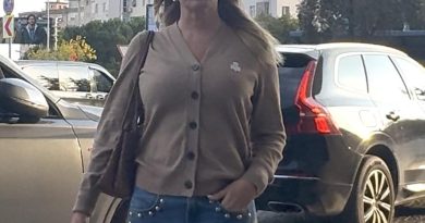 Here is the rewritten text in Turkish: Başlık: Bengü: Yalnızlık