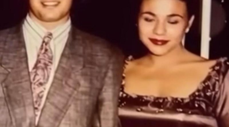 Çocukluk Aşkı 30 Yıl Sonra Yeniden Birleşti İlk Görüşme Anında