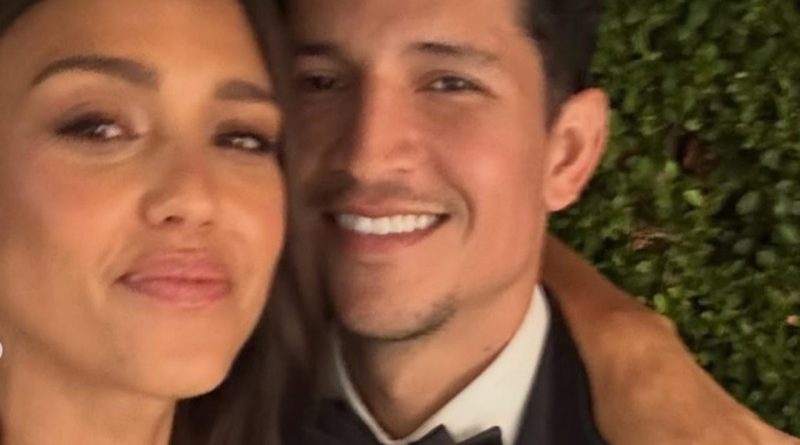 JESSICA ALBA VE DANNY RAMIREZ AŞKLARINI RESMEN İLAN ETTİ Jessica