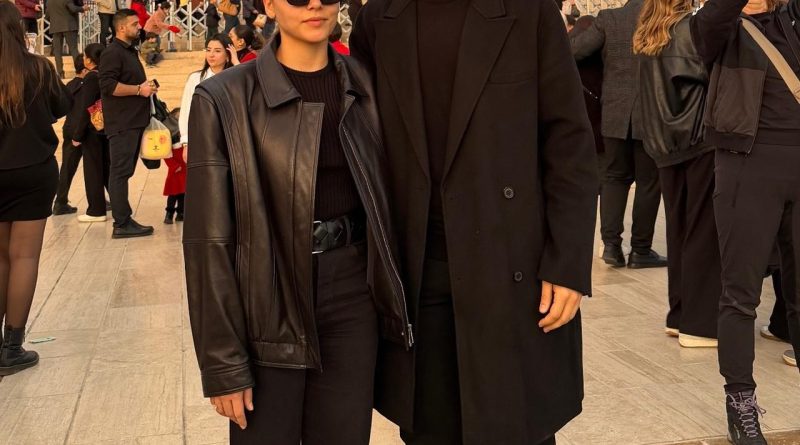 Başlık: Anıtkabir'i Ziyaret Etti: Sıla Türkoğlu ve Ata Ayyıldız İçerik: