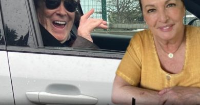 Başlık: Gül Sunal, Trafikte İzzet Günay ile Karşılaştı Gül Sunal,