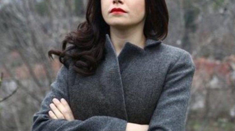 Başlık: Özgü Namal Çocuklarıyla Trafik Kazası Geçirdi "Ara Takipde Kalın!