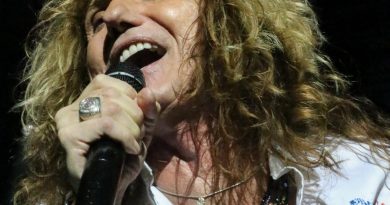 Here is the rewritten text in Turkish: Başlık: Rock Efsanesi