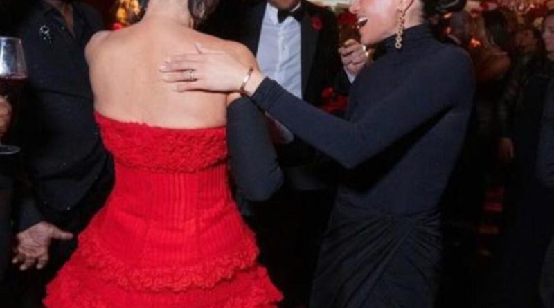 Here is a Turkish text that meets your requirements: Başlık: