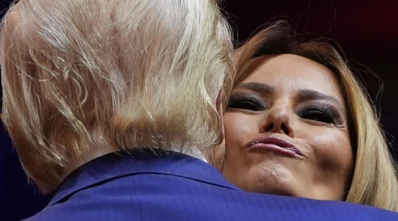 Here is the rewritten content in Turkish: Başlık: Mar-a-Lago Yüzü