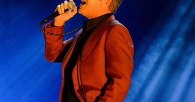 Teoman: Rock yıldızı olarak yaşamıyorum Teoman: "Rock yıldızı olarak yaşamıyorum"