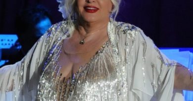 Başlık: Muazzez Abacı'nın Naaşı Türkiye'ye Getirildi Türk Sanatçısının Son Yolculuğuna