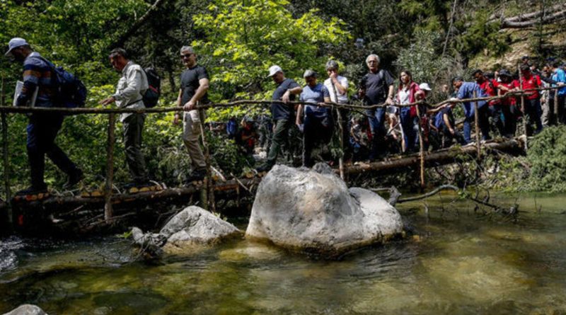 Here is the rewritten text in Turkish: Başlık: Likya Yolu,