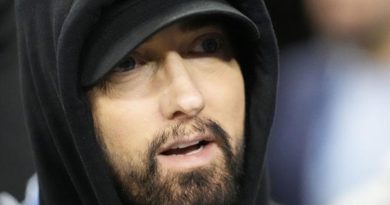 Başlık: Eminem, Slim Shady Markasına Dava Açtı Rap şarkıcısı Eminem,