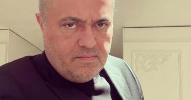 Here is the rewritten text in Turkish: Başlık: Deniz Erdoğan,