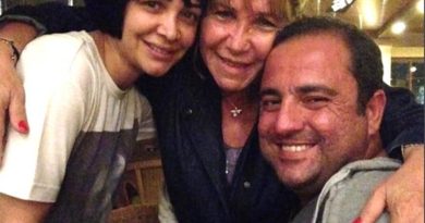 Başlık: Gül Onat'tan Evrim Akın'a Destek: Kınıyorum İçerik: Gül Onat'tan