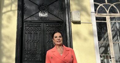 Başlık: Yaşımı 8 Ay Büyüttüler: Hülya Koçyiğit'in Okula Gidebilmem Öyküsü