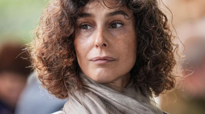 Here is the rewritten text in Turkish: Başlık: Arzum Onan: