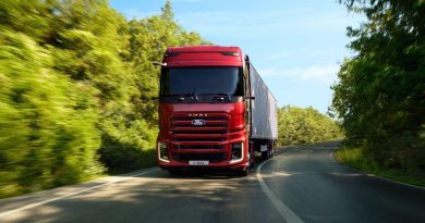 Başlık: Ford Trucks'tan Fransa'da Yeni Model Çıkarması Ford Trucks, Solutrans