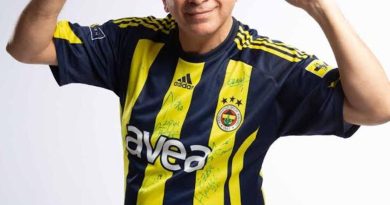 Fenerbahçe'ye Yeni Marş: Unutma Burdayız Fenerbahçem Yanındayız Fenerbahçe'ye Yeni Marş: