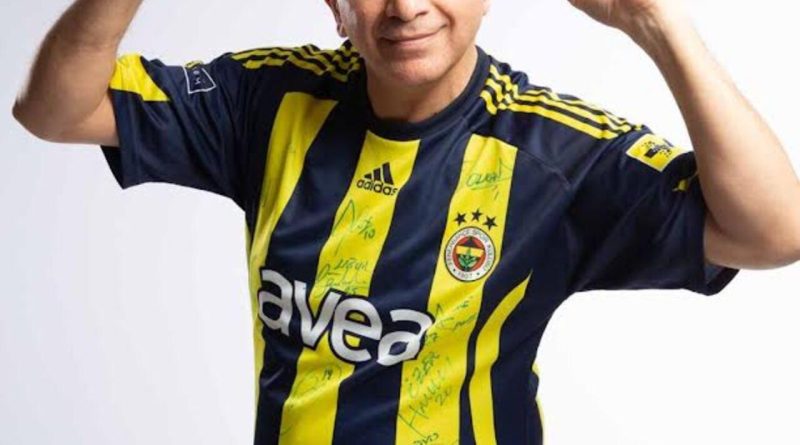 Fenerbahçe'ye Yeni Marş: Unutma Burdayız Fenerbahçem Yanındayız Fenerbahçe'ye Yeni Marş: