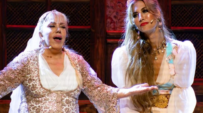 Here is the Turkish text: Çağla Şıkel'den Mine Koşan Açıklaması: