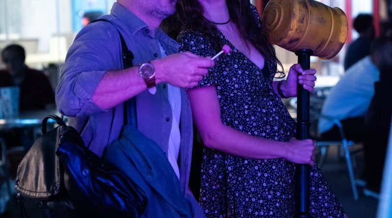 Here is the output in Turkish: Bugün Güzel, İzleyicilerle