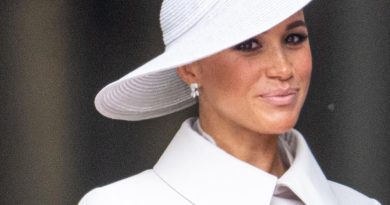 Başlık: Meghan Markle, Oyunculuğa Döndü Meghan Markle, Prens Harry ile