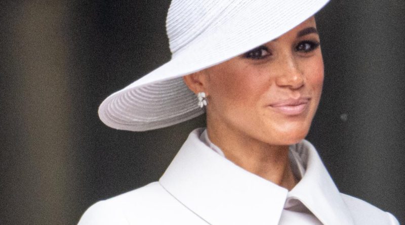 Başlık: Meghan Markle, Oyunculuğa Döndü Meghan Markle, Prens Harry ile