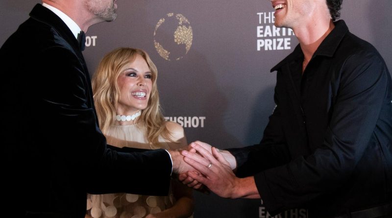 Here is the rewritten text in Turkish: Başlık: Prens William,