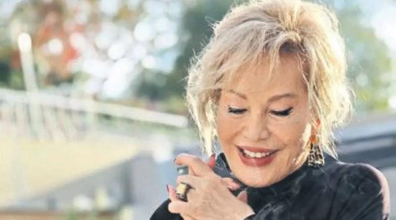 Here is the rewritten text in Turkish: 80 Yaşını Kutlayan