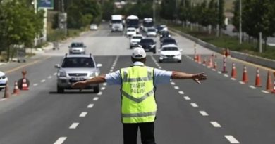 Başlık: İstanbul'da Maraton Gününde Trafik Kapatılıyor İçerik: İstanbul Valiliği'nin Açıklamasına