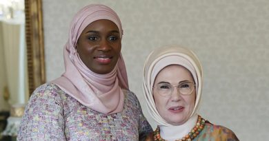 Başlık: Emine Erdoğan, Senegal Cumhurbaşkanı Eşiyle Buluştuk İçerik: Senegal Cumhurbaşkanı