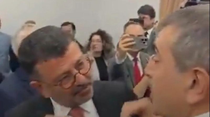 Başlık: Bakan Tekin'le CHP'li Ağbaba Arasındaki Diyalog Bütçe Görüşmeleri Sırasında