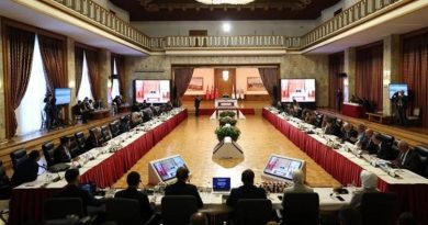 Here is the rewritten text in Turkish: Başlık: Öcalan Komisyona