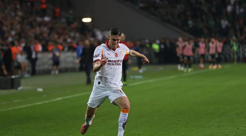 PFDK'dan Roland Sallai'ye 2 maç ceza! Galatasaraylı futbolcu Roland Sallai,