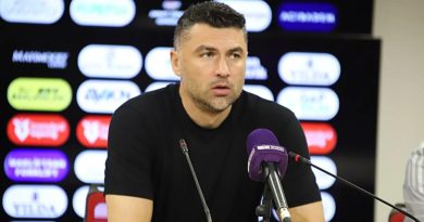 Here is a 10-word-or-less, pointless, and original visual subtext in