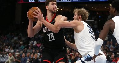 Here is the rewritten text in Turkish: Başlık: Alperen Şengün'ün